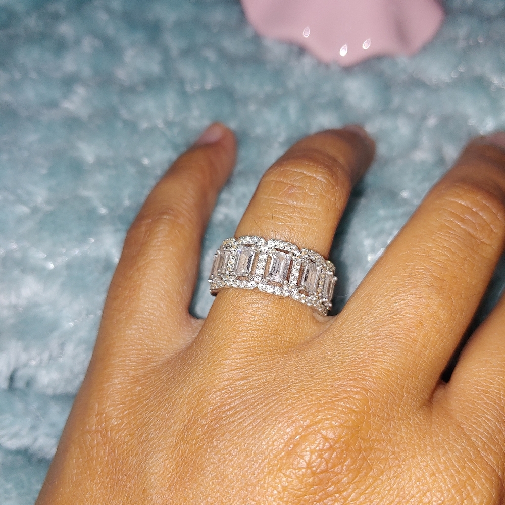 All around town ring - Picture 2 of 4